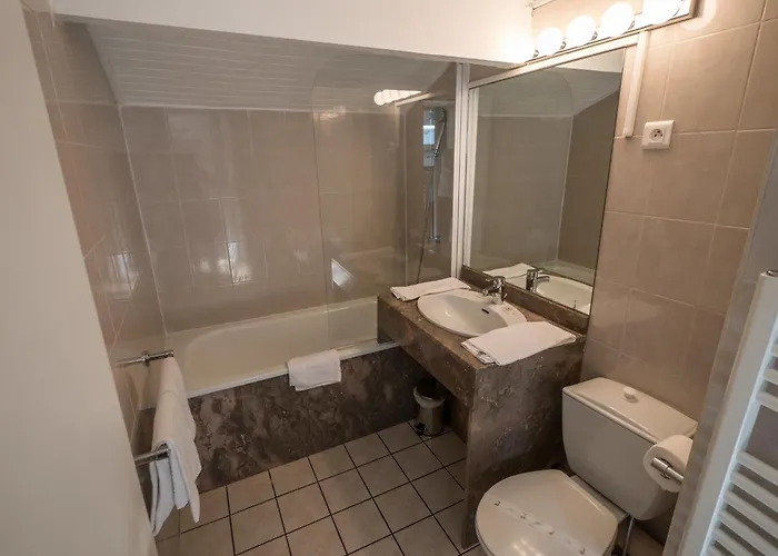 & Golf Sokoburu Apart Otel Hendaye