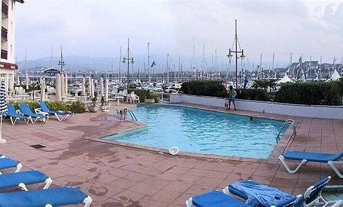 Aparthotel & Golf Sokoburu